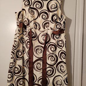 Jessica Howard Tan and brown dress.